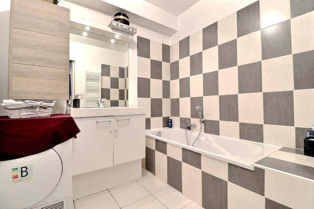 Tres Bel Appartement Contemporain Et Calme Frejus Luaran gambar